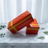 Boîte de présentation de chaussures en carton ondulé avec logo personnalisé, laminage mat, gaufrage et estampage, certifiée ISO9001