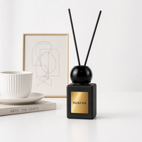 Bouteille en verre vide pour diffuseur de parfum 50ml 100ml, carrée, pour aromathérapie, avec couvercle en bois et bâtonnets en rotin, conteneur de parfum, logo personnalisé