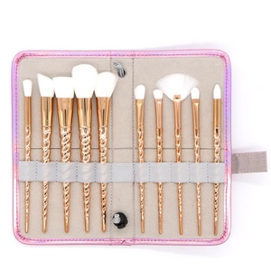 Juego de <span class=keywords><strong>brochas</strong></span> de <span class=keywords><strong>maquillaje</strong></span> profesional de 10 Uds., cerdas coloridas, logotipo personalizado, Etiqueta Privada, brocha de abanico de fantasía cónica, brocha de afeitar - Product Image 3
