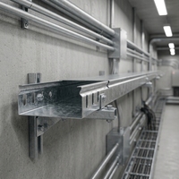 Système de support de câbles extérieur anti-corrosion en acier galvanisé à verrouillage automatique pour applications industrielles lourdes, avec chemin de câbles fermé