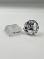 Compagnon de bureau transparent de presse-papier en cristal de goutte d'huile à facettes avec une caractéristique interne de type huile, un outil pratique et élégant
