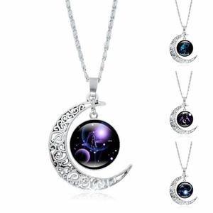 Nouveau collier personnalisé DIY avec les 12 signes du zodiaque, collier tendance avec pendentif en forme de croissant de lune en verre luminescent dans le noir pour femmes et hommes, cadeaux - Product Image 1