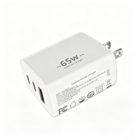Pengisi Daya Cepat GaN 65W dengan 3 Port USB & Type-C PD 3.0 QC3.0 OVP SCP OTP Pengisi Daya Dinding Tahan Api untuk Laptop & Earphone