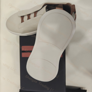 Chaussures de football professionnelles pour hommes en cuir PU, semelle intermédiaire en caoutchouc et doublure en coton pour l'entraînement en extérieur et les activités sportives - Product Image 5