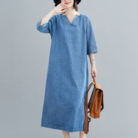 Vente en gros de robe bleue décontractée à manches courtes col en V robe longue en denim de coton à la mode pour femmes fentes avec poches