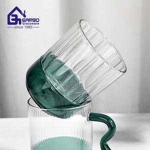 <span class=keywords><strong>Verre</strong></span> à vin à paroi unique à haute teneur <span class=keywords><strong>en</strong></span> borosilicate 380ml fabriqué à la main <span class=keywords><strong>en</strong></span> gros avec verres à pied <span class=keywords><strong>en</strong></span> <span class=keywords><strong>verre</strong></span> de couleur verte personnalisés - Product Image 4