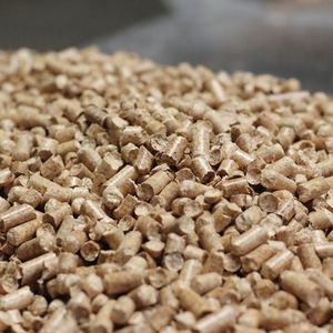 Granulados <span class=keywords><strong>de</strong></span> <span class=keywords><strong>madera</strong></span>, alta calidad, precio barato, venta al por mayor <span class=keywords><strong>de</strong></span> fábrica <span class=keywords><strong>de</strong></span> Vietnam, precio listo para enviar - Product Image 5