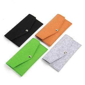 Sac de téléphone en feutre, sac de rangement pour cartes, pochette pour téléphone et porte-monnaie - Couleur et logo personnalisés, sacs en feutre de haute qualité - Product Image 1