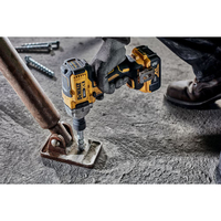 DEWALT 20V Alat Tenaga Profesional untuk Mekanik Kontraktor, Kunci Impack Tanpa Kabel Brushless DCF892 untuk Perbaikan