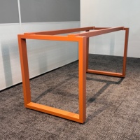 Piétement de table en acier robuste et moderne pour plateau en marbre, idéal pour salle à manger et restaurant