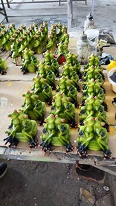 Venta al por mayor Meditar Zen Yoga Rana estatua Americana Pastoral tenis decoración niño béisbol jugador de rugby Deportes Rana escultura - Product Image 6