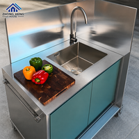 Module de cuisine extérieure de luxe avec auvent relevable à LED, barbecue à gaz, évier, réfrigérateur et support TV pour îlot BBQ de villa ou de jardin