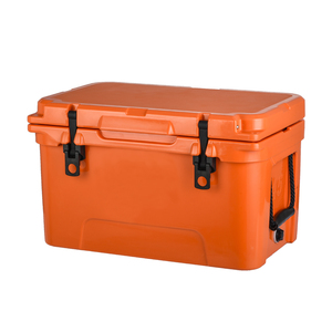 Nevera Portátil de Alta Resistencia de 65QT con Aislamiento Térmico, Fabricada en Polietileno Rotomoldeado, con Diseño de Letras y Logotipo Personalizado para Caza, Pesca, Vino y Latas - Product Image 2