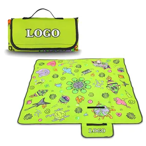 Conception personnalisée imperméable Camping Picknick Couverture de pique-nique Portable Pliable Couverture de plage Tapis pour les activités de plein air