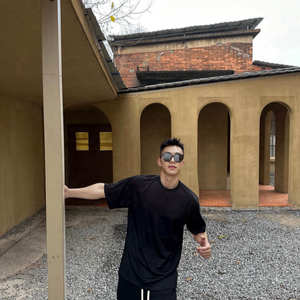 T-shirt graphique personnalisé pour hommes et lettres de voiture 100% coton Chemises vintage pour hommes T-shirt à col rond de couleur unie pour hommes et femmes - Product Image 2