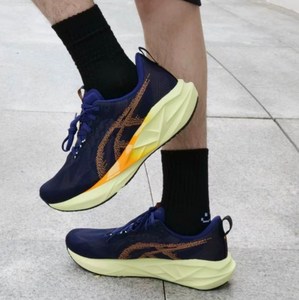 Chaussures de course d'hiver pour hommes Novablast 5 Lace-Up-Semelle épaisse Absorption des chocs Chaussures de sport légères et confortables pour Jogging Gym - Product Image 1