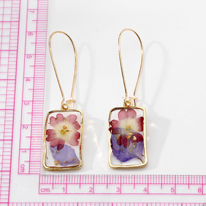 Pendientes de Resina Chapados en Oro con Flores Secas, Estilo Bohemio para Mujer, Pendientes Rectangulares, Regalo - Product Image 2