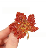 Broche anti-exposition en alliage plaqué feuille d'érable rouge diamant scintillant, style simple, pour femme, automne-hiver, usage quotidien, pour costumes et châles