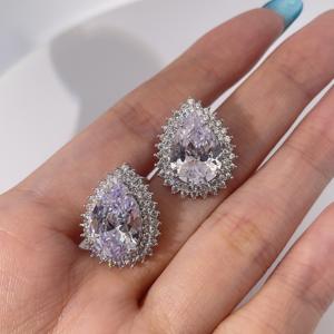 Pendientes de Botón de Lujo Clásicos Geométricos con Circonita Cúbica Blanca en Forma de Pera, Chapados en Oro y Latón, de Tianyu Gems, para Mujer - Product Image 4