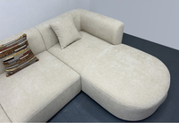Canapé modulaire en forme de L à trois places, style Japandi, en velours chenille avec extrémités arrondies pour salon