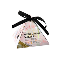 Großhandel Papierdruck Logo Individuelle Kleine Hochzeitsgeschenk-Pyramiden-Papiergeschenkbox mit Schleifenband