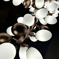 Lustre moderne en verre dépoli, luminaire suspendu LED à branches courbées sur mesure pour hall d'hôtel, escalier, éclairage commercial