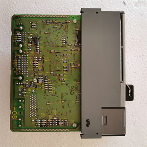 Module PLC Rockwell 1747-L542 version B, 240 V, interface Modbus, mémoire de données, carte de circuit imprimé - Product Image 1