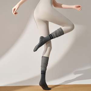 Comfortable Crew Pilates <b>Socks</b> Cotton Custom Logo Unisex Yoga <b>Socks</b> With <b>Grips</b> Design Custom Yoga <b>Grip</b> <b>Socks</b> - Product Image 2