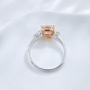<span class=keywords><strong>Anillos</strong></span> <span class=keywords><strong>de</strong></span> compromiso sencillos <span class=keywords><strong>de</strong></span> 4 puntas con tallo recto y corte cojín <span class=keywords><strong>de</strong></span> <span class=keywords><strong>oro</strong></span> <span class=keywords><strong>rosa</strong></span> y blanco <span class=keywords><strong>de</strong></span> 18 quilates con diamantes rosas <span class=keywords><strong>de</strong></span> laboratorio para mujer, anillo <span class=keywords><strong>de</strong></span> diamante cultivado en laboratorio - Product Image 3