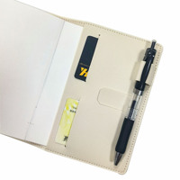 Housse de livre minimaliste en cuir PU avec logo personnalisé, porte-cartes et porte-stylo, pour unisexe, fournie directement par l'usine