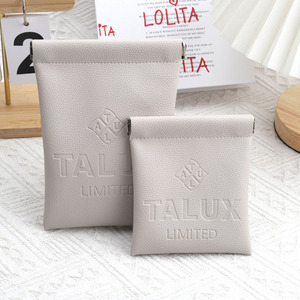 Pochette de rangement pour bijoux en cuir PU de luxe haut de gamme, avec impression personnalisée en relief, pour bagues, colliers et boucles d'oreilles - Product Image 4