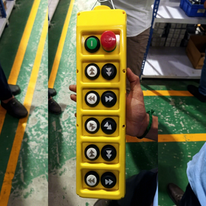 ปุ่มกดควบคุมเครน CMK PLB12D6/E แบบ 1 ปุ่ม สำหรับเครน EOT  ชนิดห้อยคอ  ระดับการป้องกัน IP65 ตัวเรือนทำจากนีโอพรีน  หัวแบนแบบมีไฟส่องสว่าง  5A 120VAC  แบบวงแหวน - Product Image 1