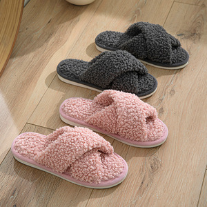Chaussons d'hiver en peluche pour femmes avec brides croisées, confortables, en fourrure douce, semelle en PVC, doublure en coton pour usage domestique, automne/hiver, vente en gros - Product Image 2