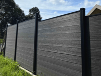 Clôture WPC d'usine, panneau mural composite bois-plastique moderne pour jardin, clôture imperméable facile à nettoyer