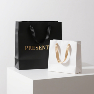 Bolsas de Compra de Papel de Lujo Ecológicas Impresas Personalizadas, Asas de Cuerda de Algodón/Recortadas/Torcidas, Impresión Digital con Recubrimiento UV, Marca <span class=keywords><strong>CRD</strong></span> - Product Image 1