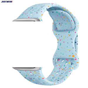 Fascia per orologi con Design a polvere colorata di nuovo arrivo per orologio <span class=keywords><strong>Apple</strong></span> <span class=keywords><strong>Watch</strong></span> <span class=keywords><strong>SE</strong></span> 38MM 40MM respira cinturini per orologi con fibbia a farfalla in Silicone sportivo - Product Image 1