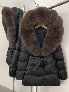 <span class=keywords><strong>Doudoune</strong></span> de luxe personnalisée pour <span class=keywords><strong>femme</strong></span> avec <span class=keywords><strong>fourrure</strong></span> véritable – Vente en gros de manteaux d'hiver matelassés - Product Image 5