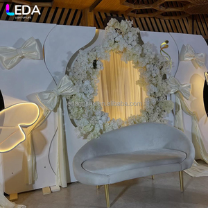 อุปกรณ์จัดงานแต่งงานในร่ม LEDA ฉากหลังสีขาวแบบกำหนดเอง ฉากอะคริลิค LED แบบถอดประกอบได้สำหรับงานวันเกิด - Product Image 4