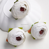 Bouquettes de roses artificielles en soie, fleurs artificielles parfaites pour les décors de mariage, la décoration d'événements et la vente en gros.