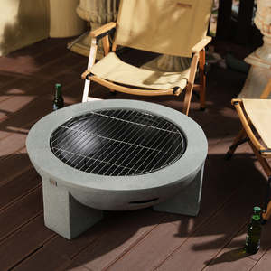 Brasero Moderno de Gas Propano con Pantalla Antichispas y Construcción de Hormigón para Uso en Exteriores - Product Image 2