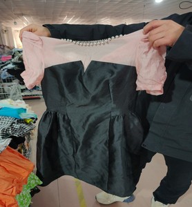 Vestidos <span class=keywords><strong>de</strong></span> <span class=keywords><strong>Mujer</strong></span> Usados <span class=keywords><strong>de</strong></span> Alta Calidad para Reuniones <span class=keywords><strong>de</strong></span> Verano, Calidad Garantizada, Precio Económico, Empaquetados en Fardos, Tallas Variadas - Product Image 3