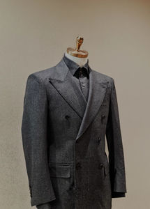 Magnifique <span class=keywords><strong>costume</strong></span> pour <span class=keywords><strong>homme</strong></span> sur <span class=keywords><strong>mesure</strong></span> en tissu de laine de marque italienne à double boutonnage, six boutons, revers en pointe, <span class=keywords><strong>demi</strong></span>-toile - Product Image 2