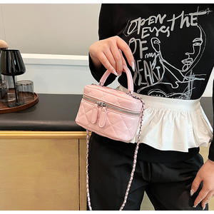 New Style Korea Fashionable Women's Messenger Bag Chain Large Capacity Square <b>Bucket</b> Style Shoulder Bag - Product Image 3