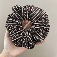 Bandeau large à sequins rayés simple et tendance, grand scrunchie pour le quotidien, pince à cheveux décontractée, accessoire pour cheveux