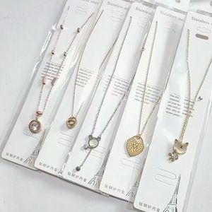 Collier Délicat en Acier Inoxydable de Bonne Qualité, Designs Mixtes Aléatoires, <span class=keywords><strong>Vente</strong></span> à Prix Réduit, en Stock, pour Femmes, <span class=keywords><strong>Vente</strong></span> en Gros 2024 - Product Image 1