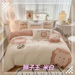 Set <span class=keywords><strong>di</strong></span> biancheria da letto in flanella <span class=keywords><strong>di</strong></span> poliestere per bambini, 4 pezzi, con motivo a <span class=keywords><strong>cartoni</strong></span> animati, copripiumino trapuntato spesso, morbido, per letto matrimoniale/king/queen/twin, in lino, con animali, per camera da letto - Product Image 4