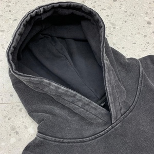 Sweat à capuche court vintage 100 % coton de haute qualité, broderie graphique noire de designer, pour homme, effet délavé à l'acide - Product Image 3