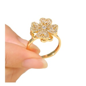 Anillos Antiestrés de Trébol de Cuatro Hojas con Incrustaciones de Cobre y Circonio, Giratorios, para Mujer, Joyería Estética de Boutique, Regalo - Product Image 1