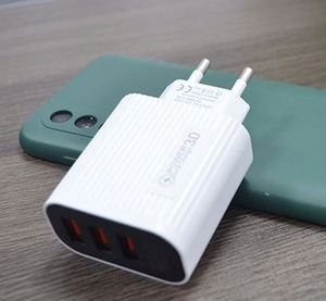 EU U.S. Standard 3-Port QC3.0 18W Fast Charger with Smart Digital Control and Short Circuit Protection for Cell Phones Laptops - Product Image 4