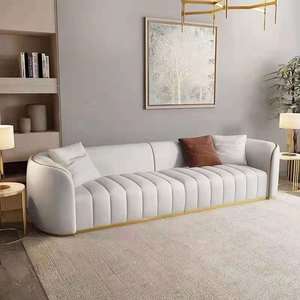 Set di Divani Minimalisti di Lusso Moderni con Gambe Oro Rosa, Rivestimento in Pelle Bianca Tatami, Divano a 3 Posti per Soggiorno di Villa - Product Image 1